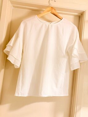 NWOT SHEIN White Tiered Ruffle Sleeve Blouse